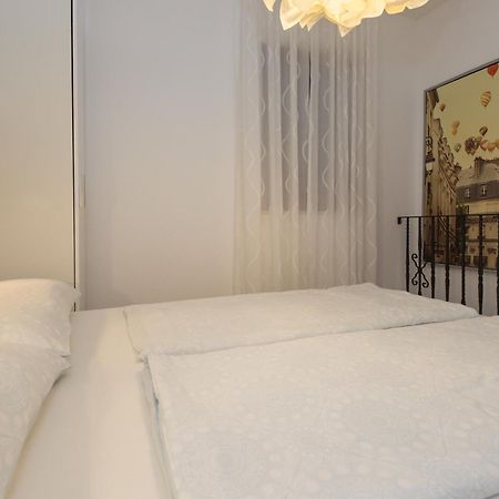 Istria Sea Side Apartment 210 & 209 ลาบิน ภายนอก รูปภาพ