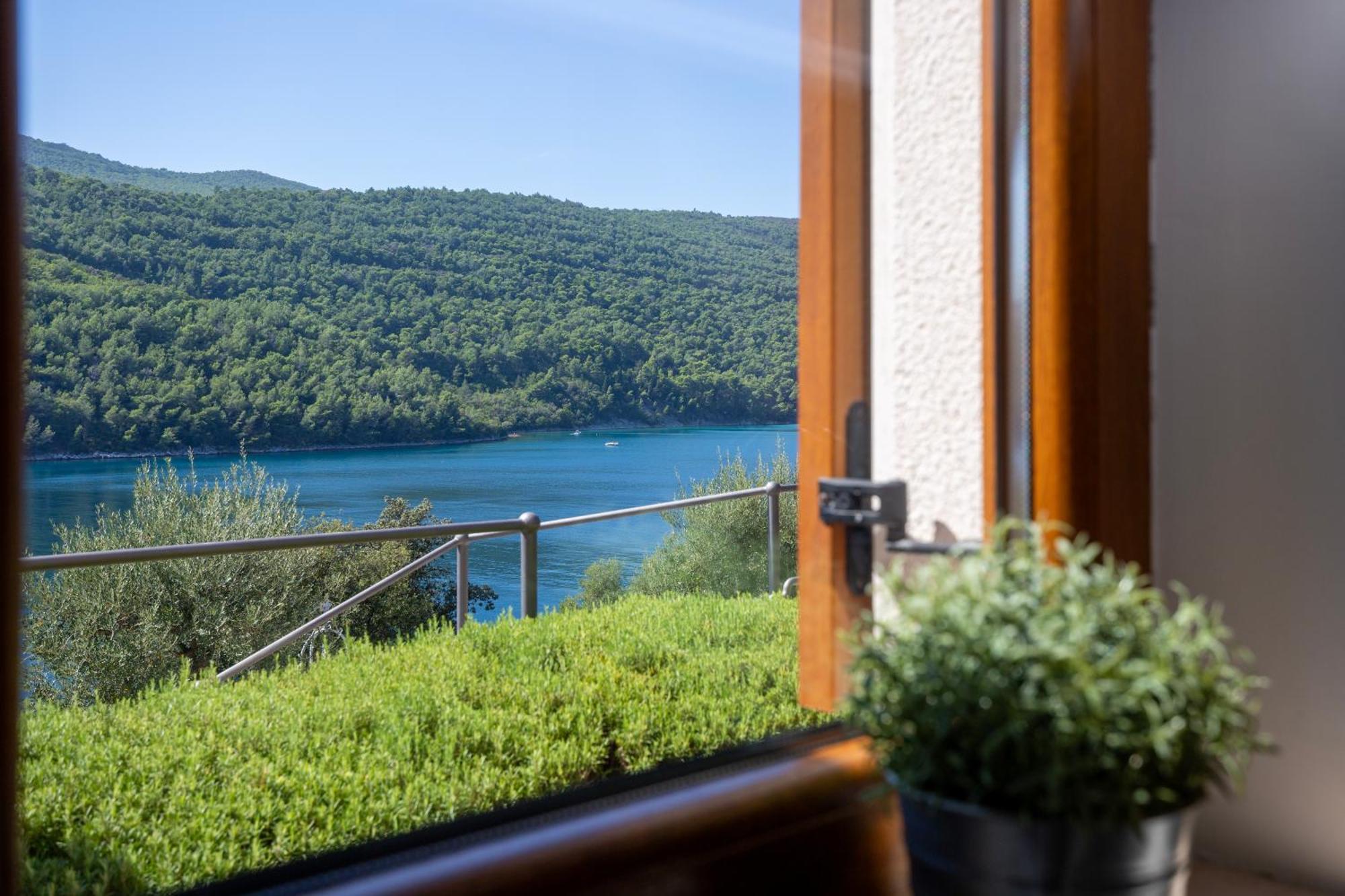 Istria Sea Side Apartment 210 & 209 ลาบิน ภายนอก รูปภาพ