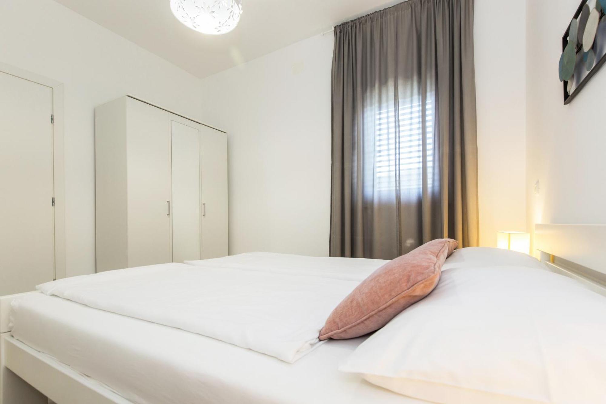 Istria Sea Side Apartment 210 & 209 ลาบิน ภายนอก รูปภาพ