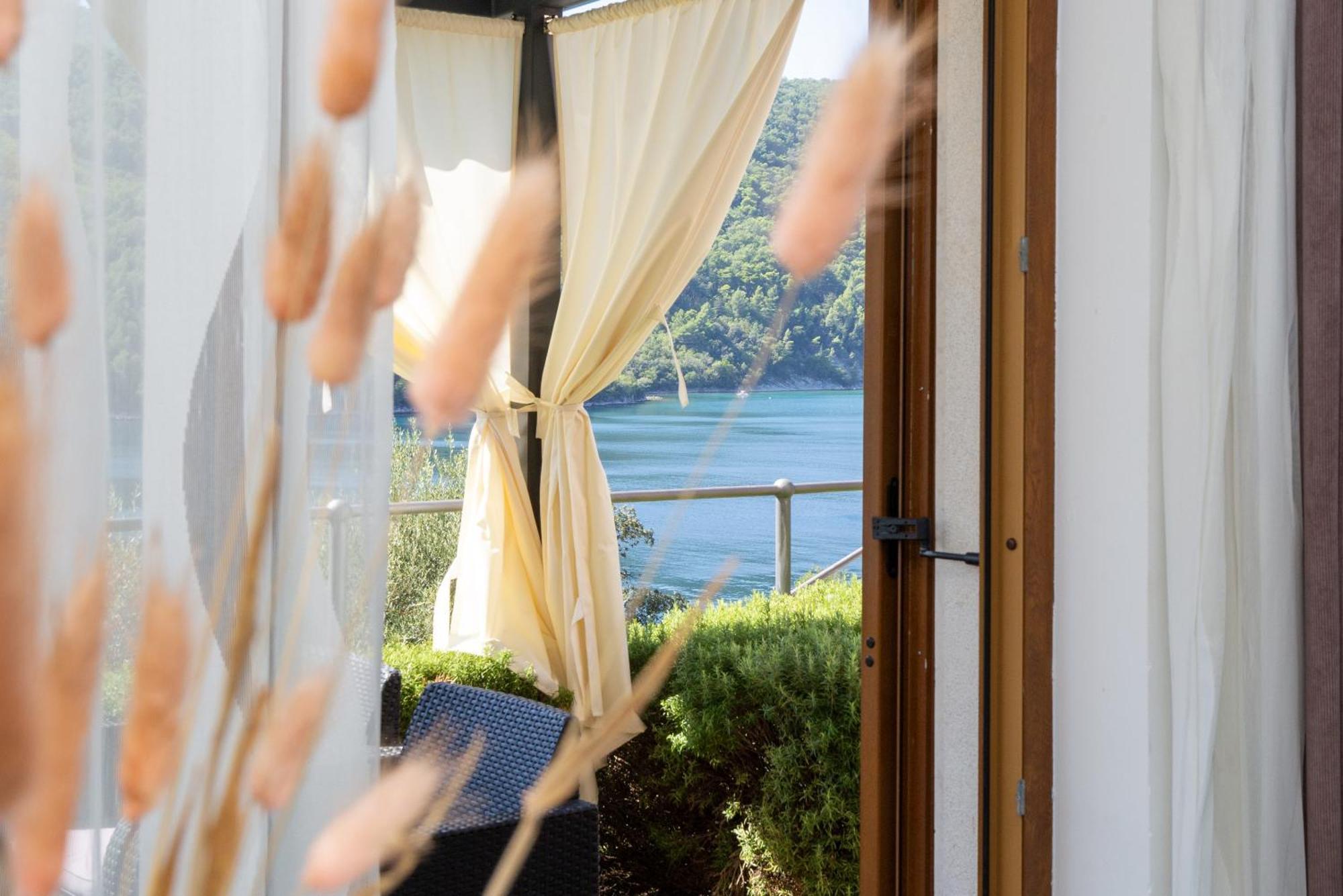 Istria Sea Side Apartment 210 & 209 ลาบิน ภายนอก รูปภาพ